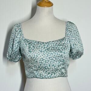 Altar’d State Women’s Floral Lace Up Back with Puff Sleeve Silky Crop Top Sz M